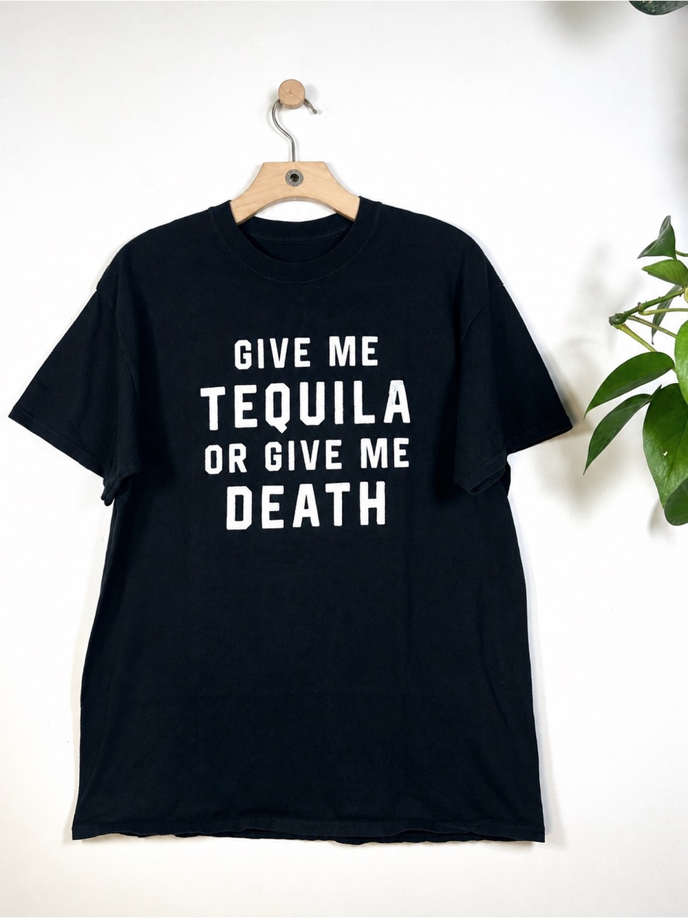 Linda Finegold ALF “Give Me Tequila or Give Me Death” Graphic Tee Size Large